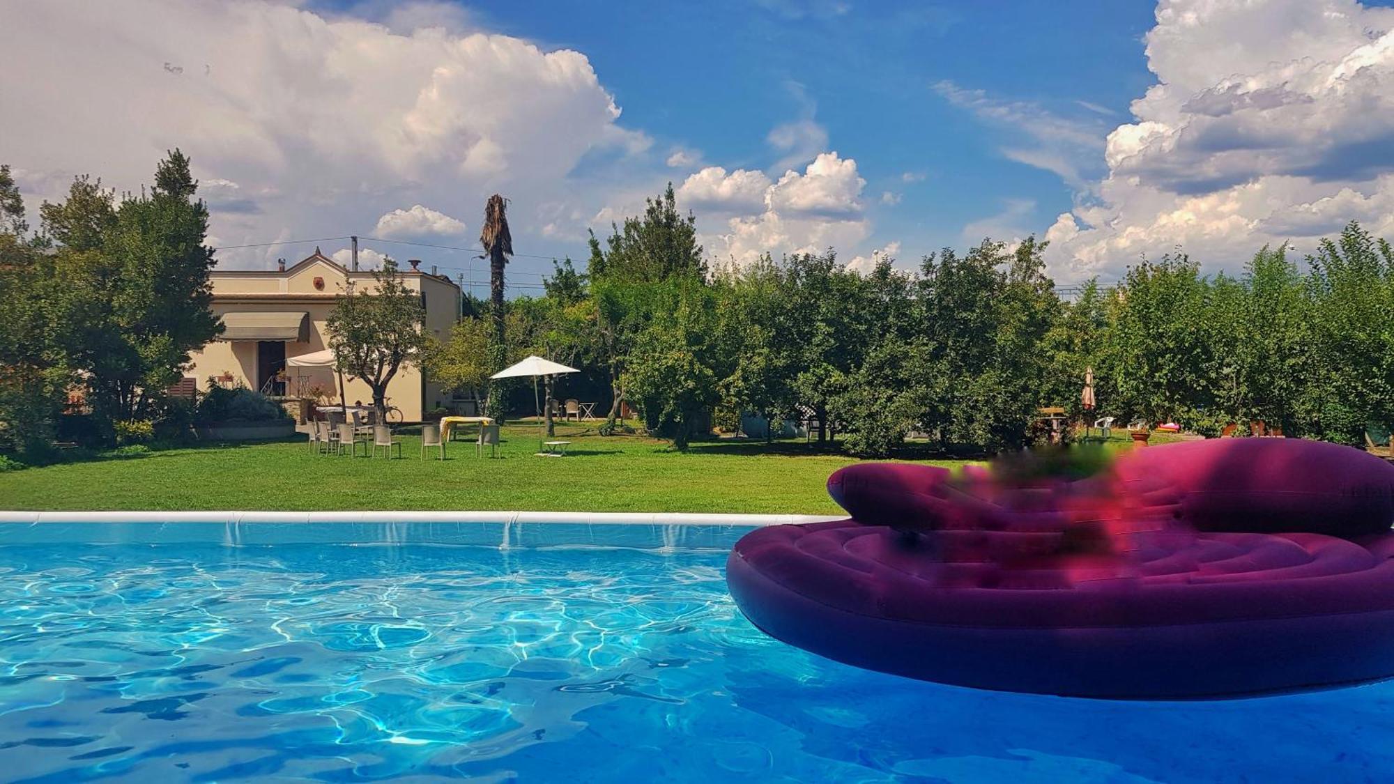 Camilla - Tiny - Exclusive Pool Holiday home *